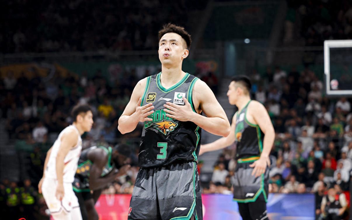 九游官网入口地址-复出就见效！赵继伟砍下24+7，3名队友被激活，莫兰德不再消极